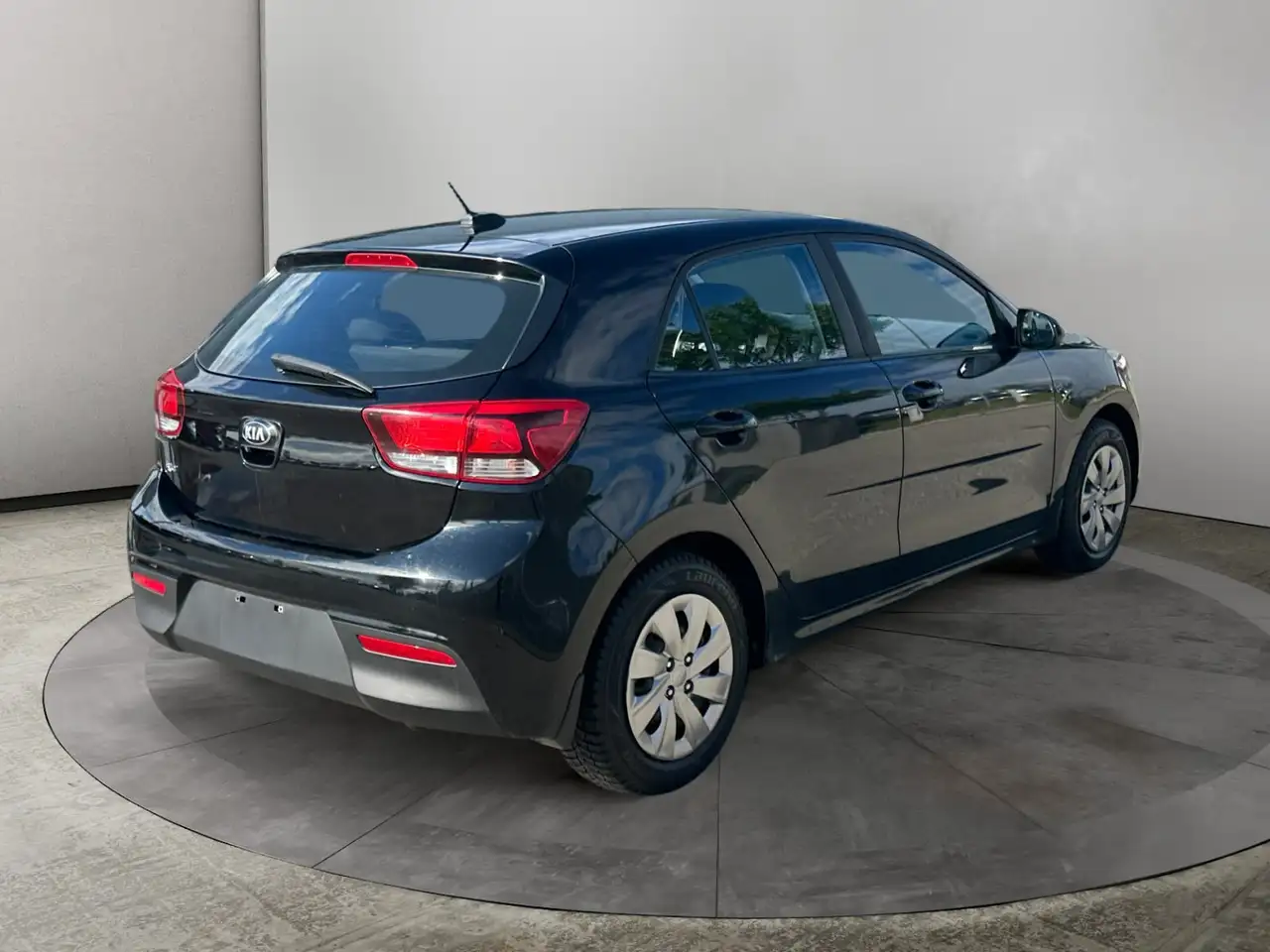 Kia Rio снимка Kia Rio