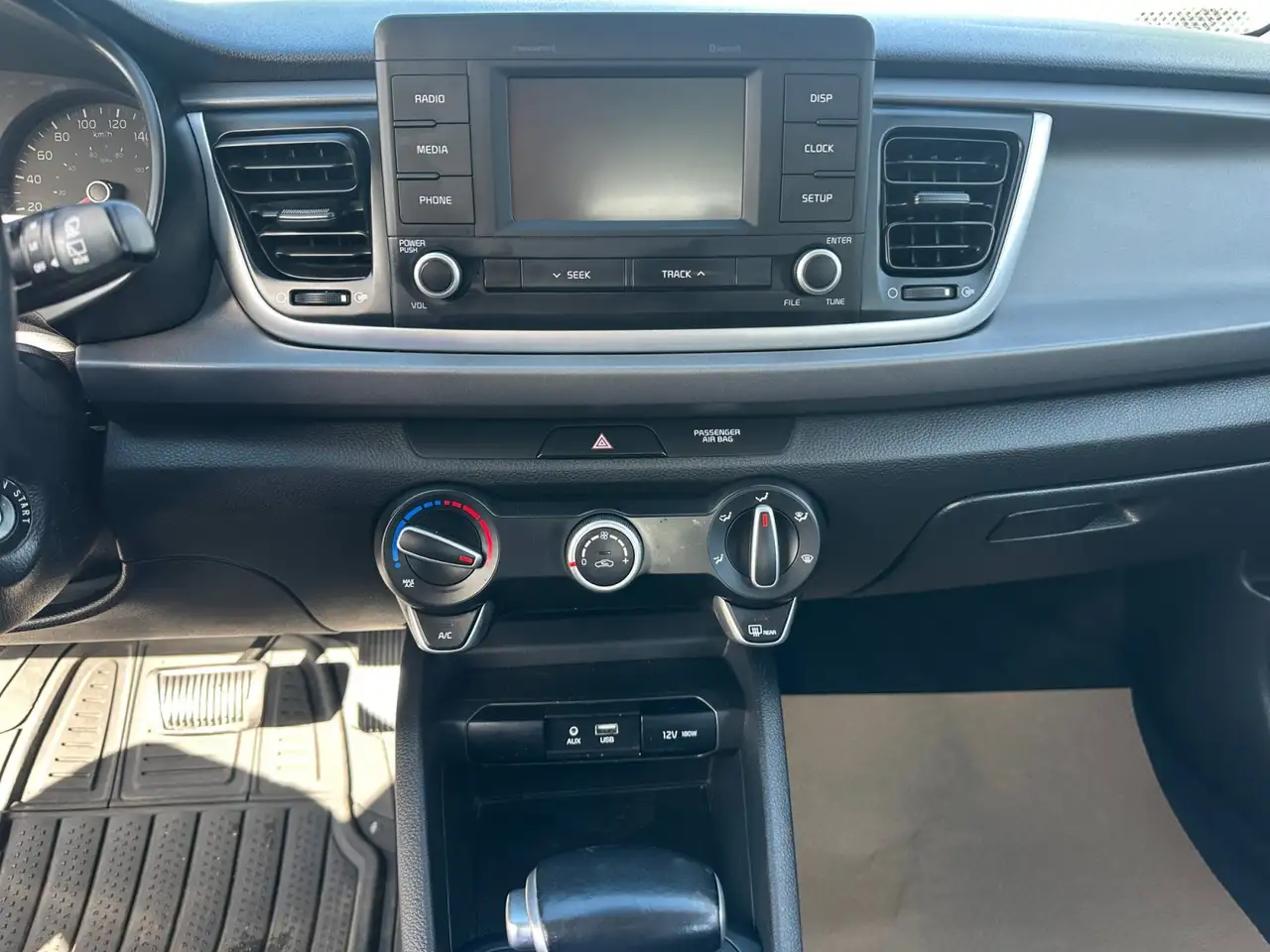 Kia Rio снимка Kia Rio