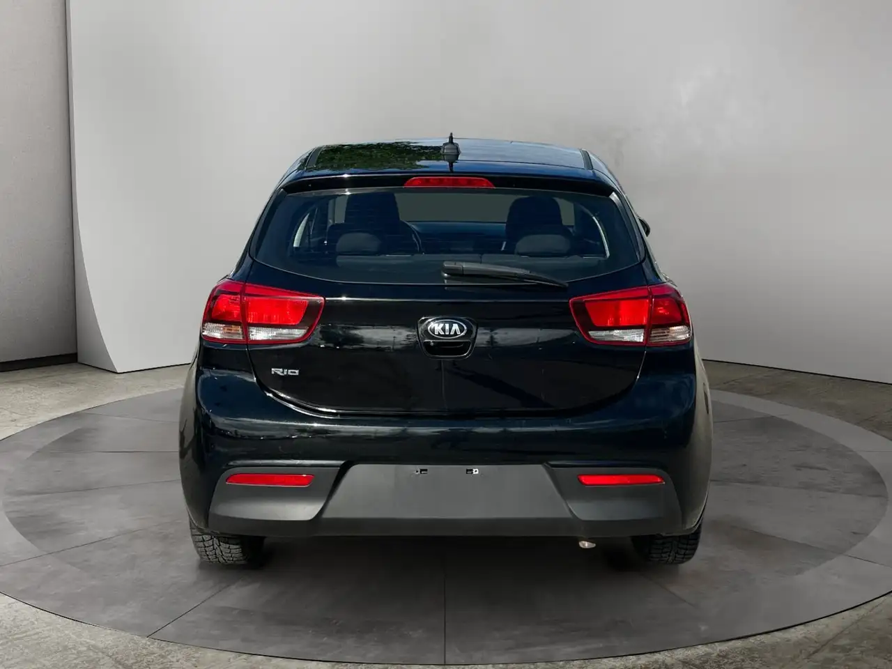 Kia Rio снимка Kia Rio