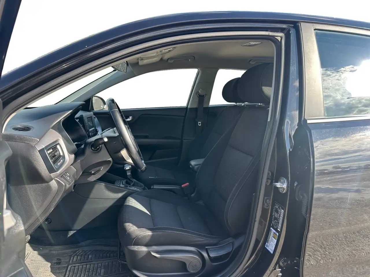 Kia Rio снимка Kia Rio