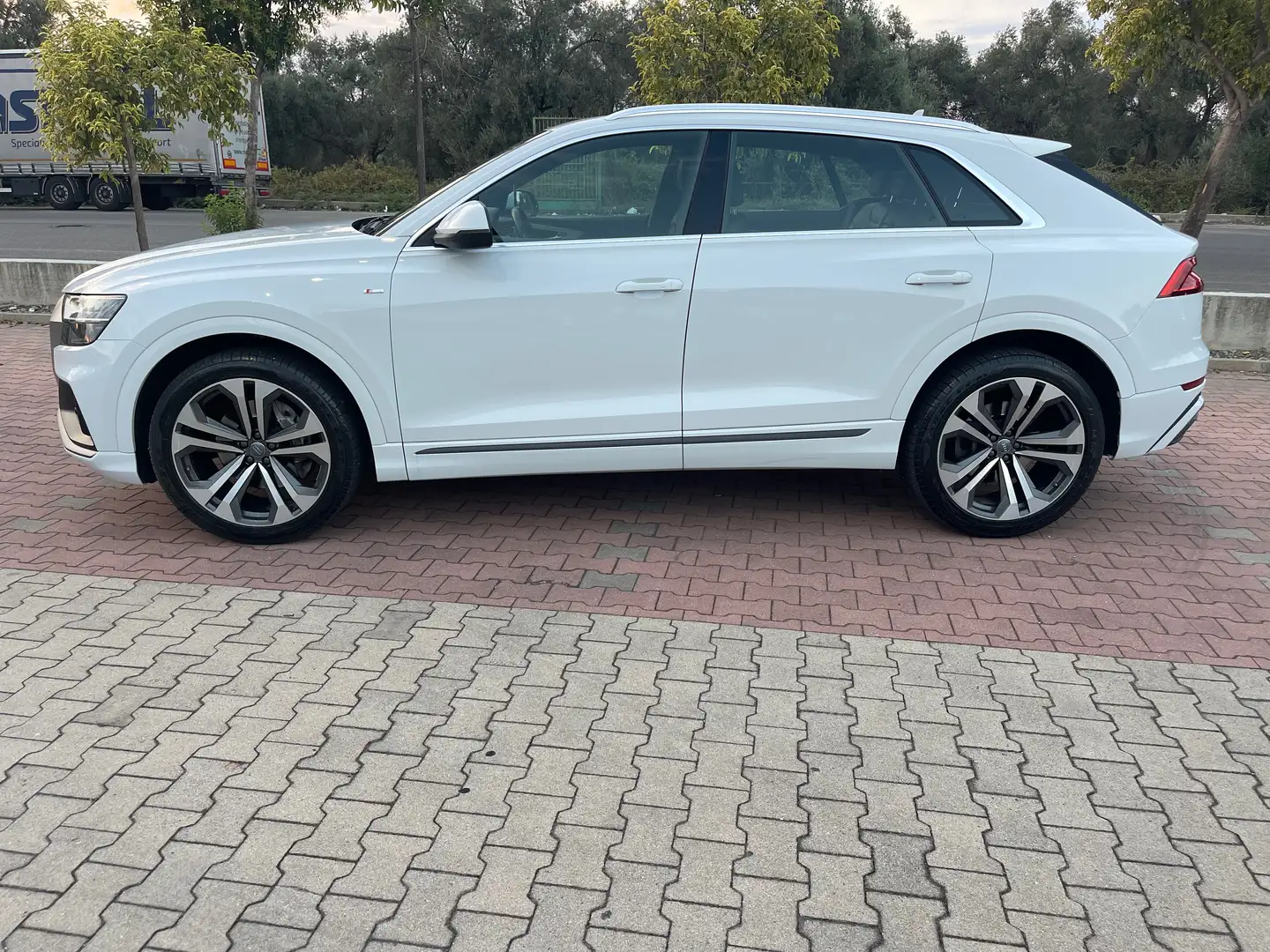 Audi Q8 Bianco - 2