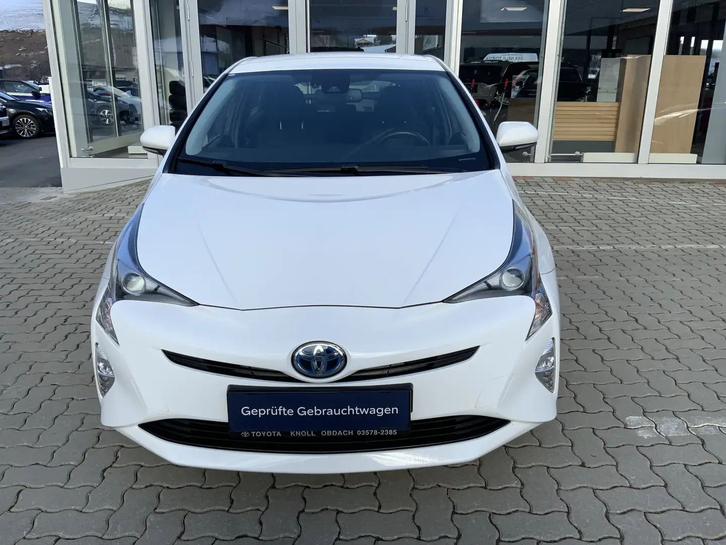 Toyota Prius 1,8 Hybrid Lounge Blanc - 2