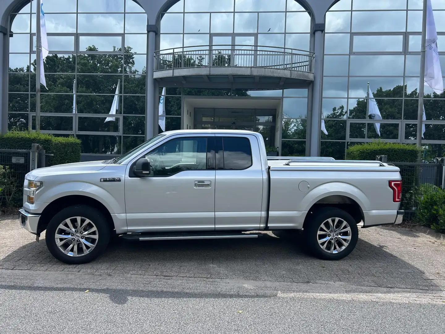 Ford F 150 USA 5.0 V8 SuperCab aut,LPG O.B 4x4 zeer mooi Zilver - 2