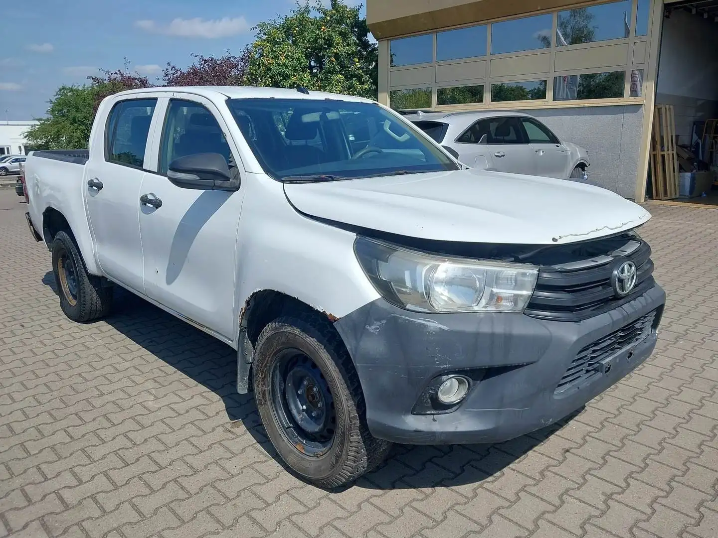 Toyota Hilux Double Cab Duty 4x4 - 1