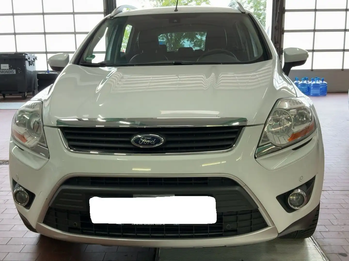 Ford Kuga Kuga 2.0 TDCi 2x4 Titanium Weiß - 1