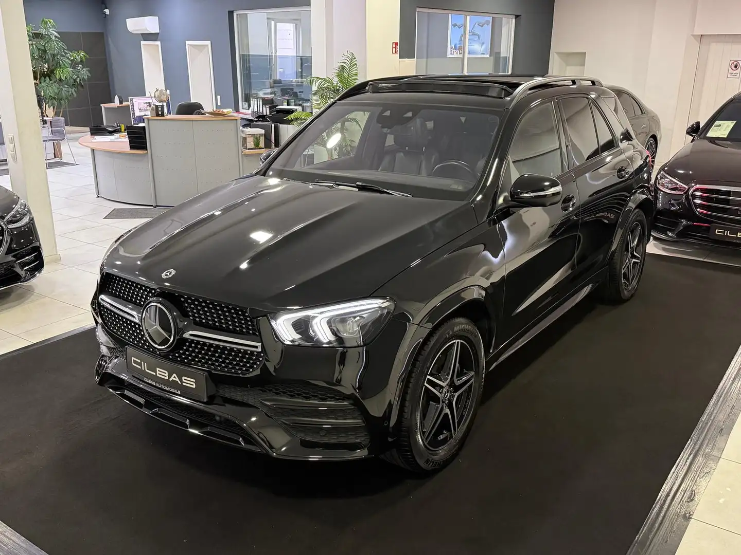 Mercedes-Benz GLE 350 de AMG-Line*PANO*360*AHK*STHZ*BURM*DIST* Noir - 1