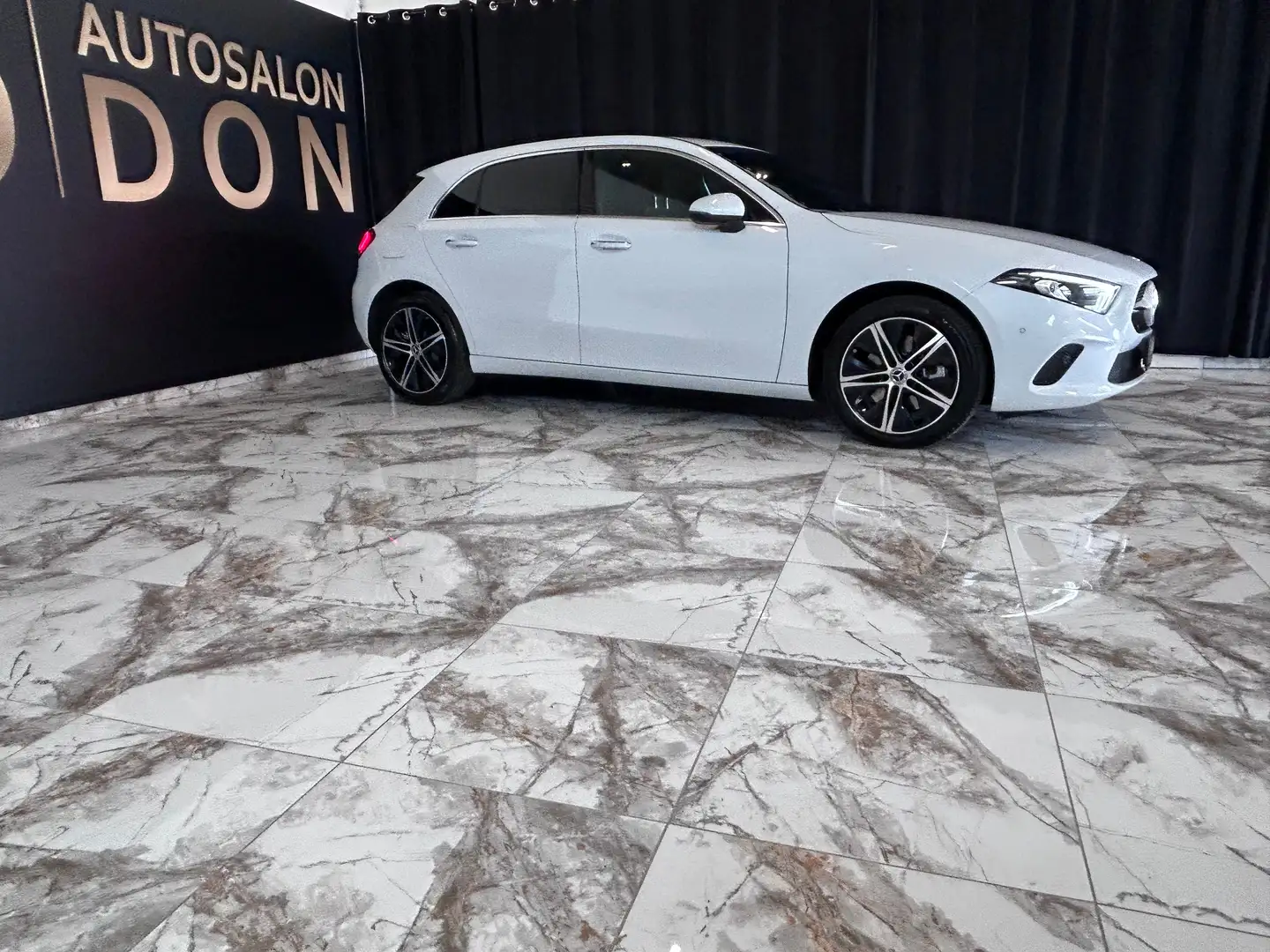 Mercedes-Benz A 250 e PHEV Aut. Wit - 2