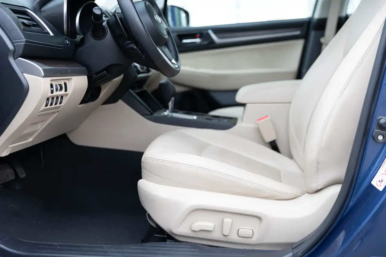 Subaru Legacy снимка Subaru Legacy