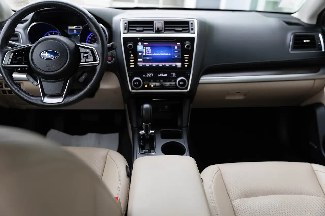 Subaru Legacy снимка Subaru Legacy