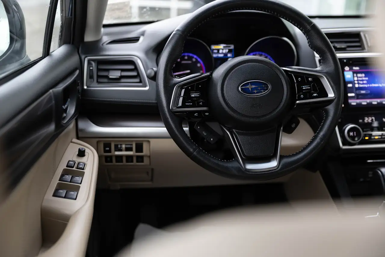 Subaru Legacy снимка Subaru Legacy
