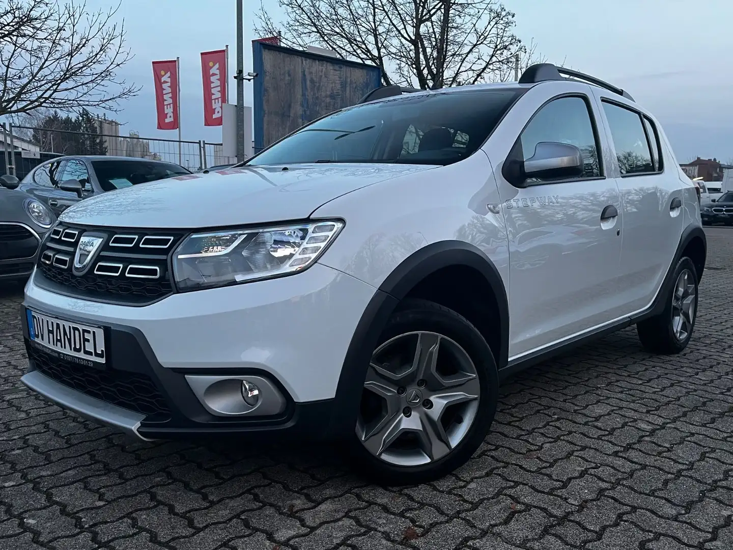 Dacia Sandero II Stepway *Klima/PDC/TÜV Neu* Weiß - 1