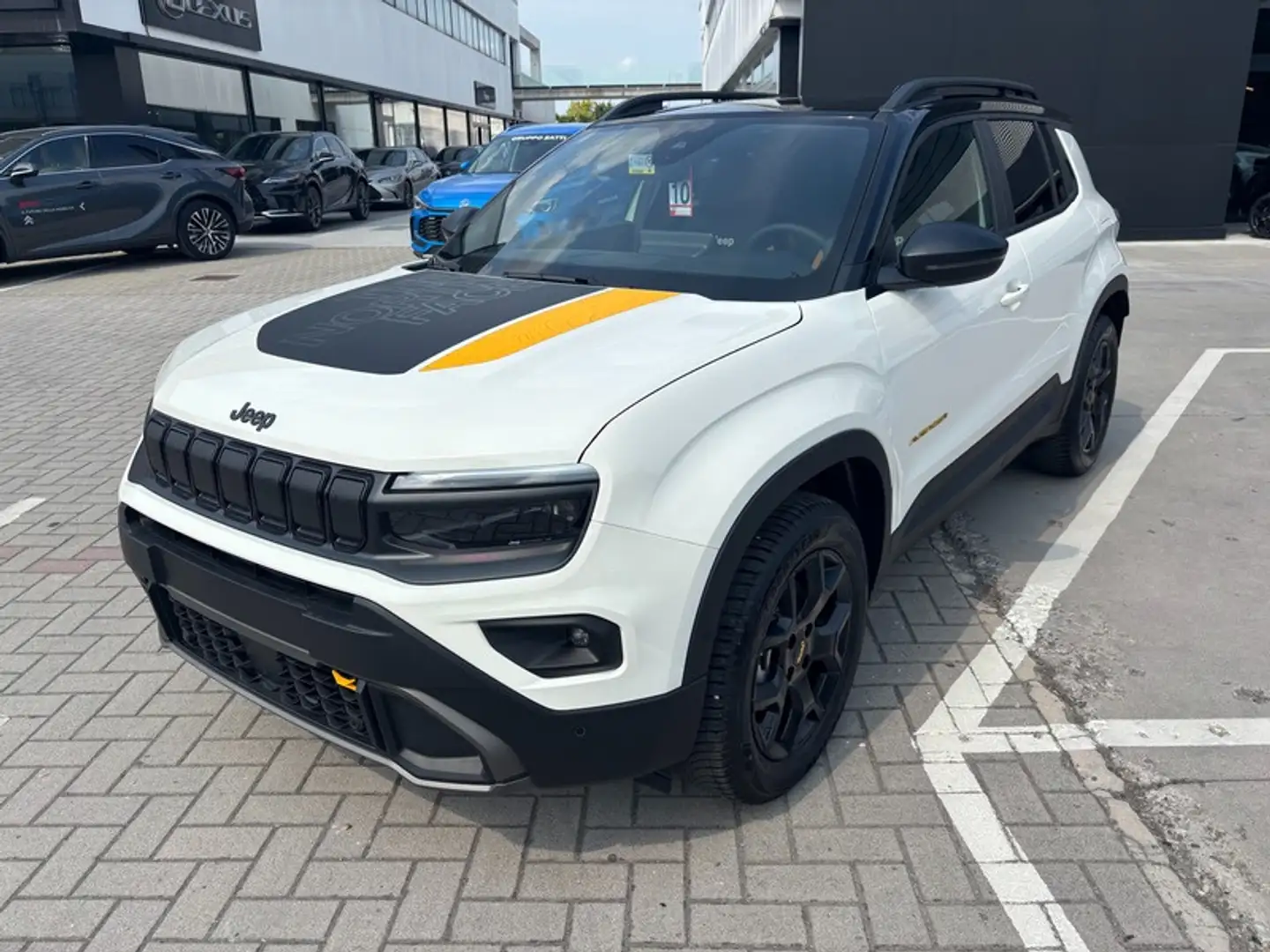 Jeep Avenger 1.2 Turbo e-Hybrid MHEV The North Face - 1