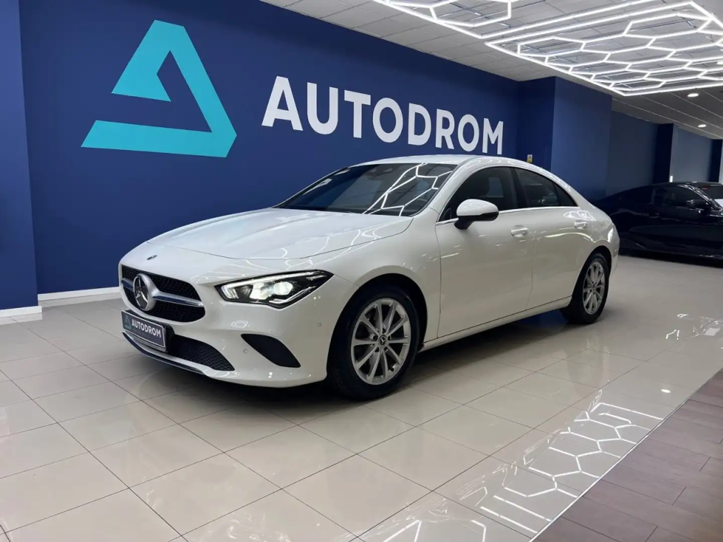 Mercedes-Benz CLA 180 7G-DCT Blanco - 1