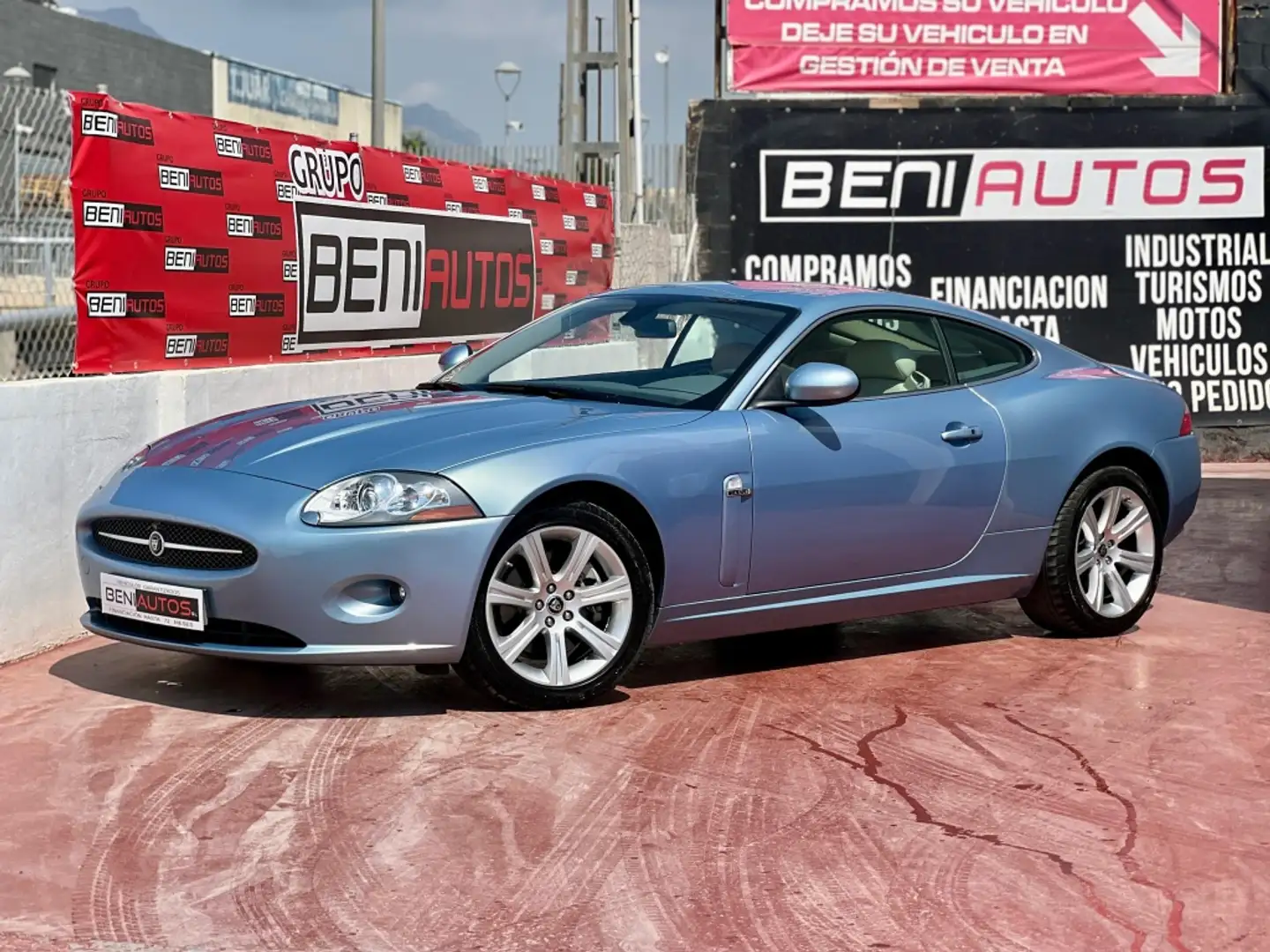 Jaguar XK Coupé 4.2L V8 Aut. Azul - 1