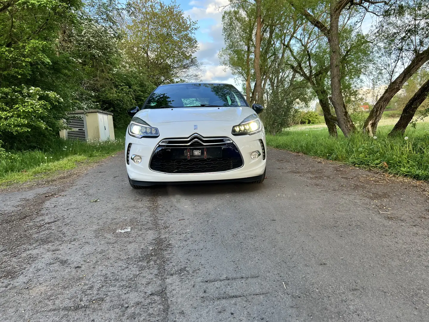 Citroen DS3 SportChic Weiß - 1