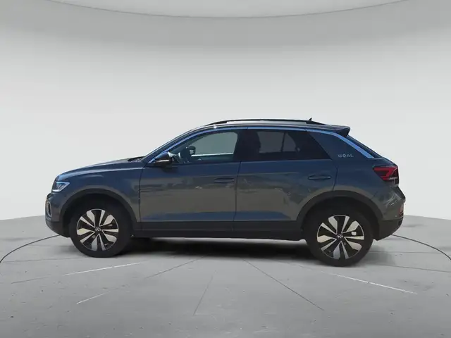 Volkswagen T-Roc view 6