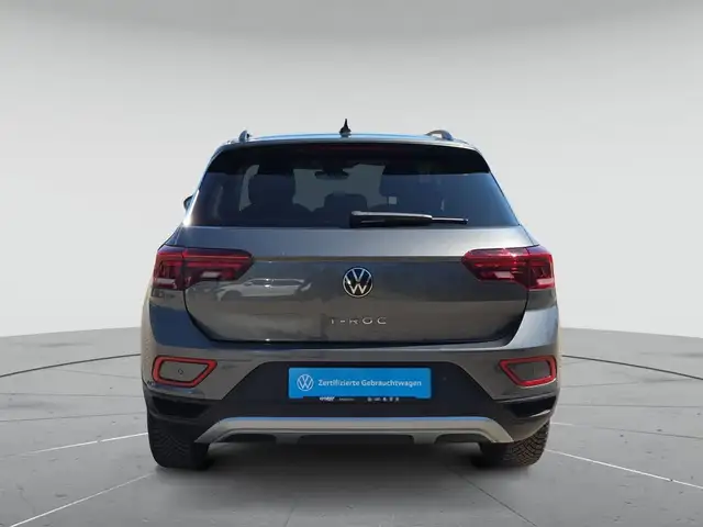 Volkswagen T-Roc view 7