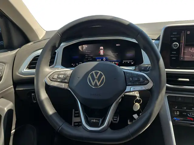 Volkswagen T-Roc view 13