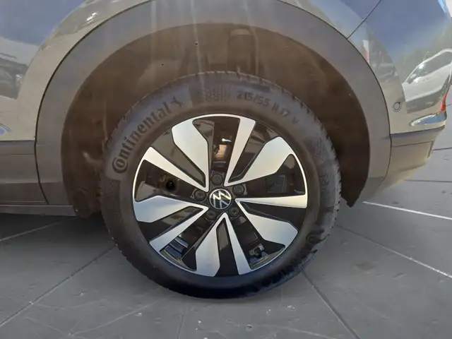 Volkswagen T-Roc view 15