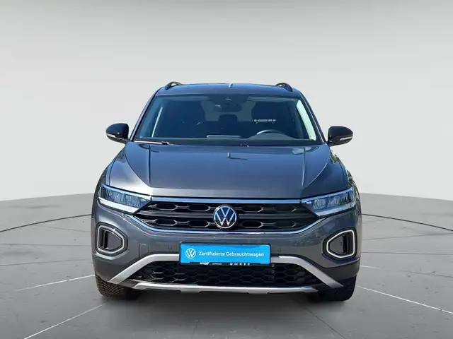Volkswagen T-Roc view 2