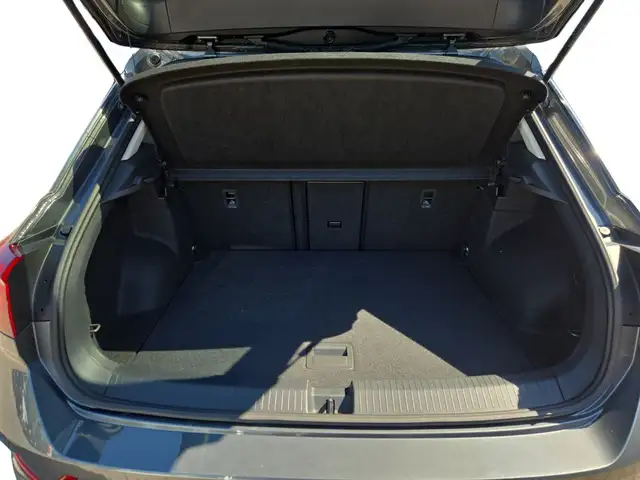 Volkswagen T-Roc view 14