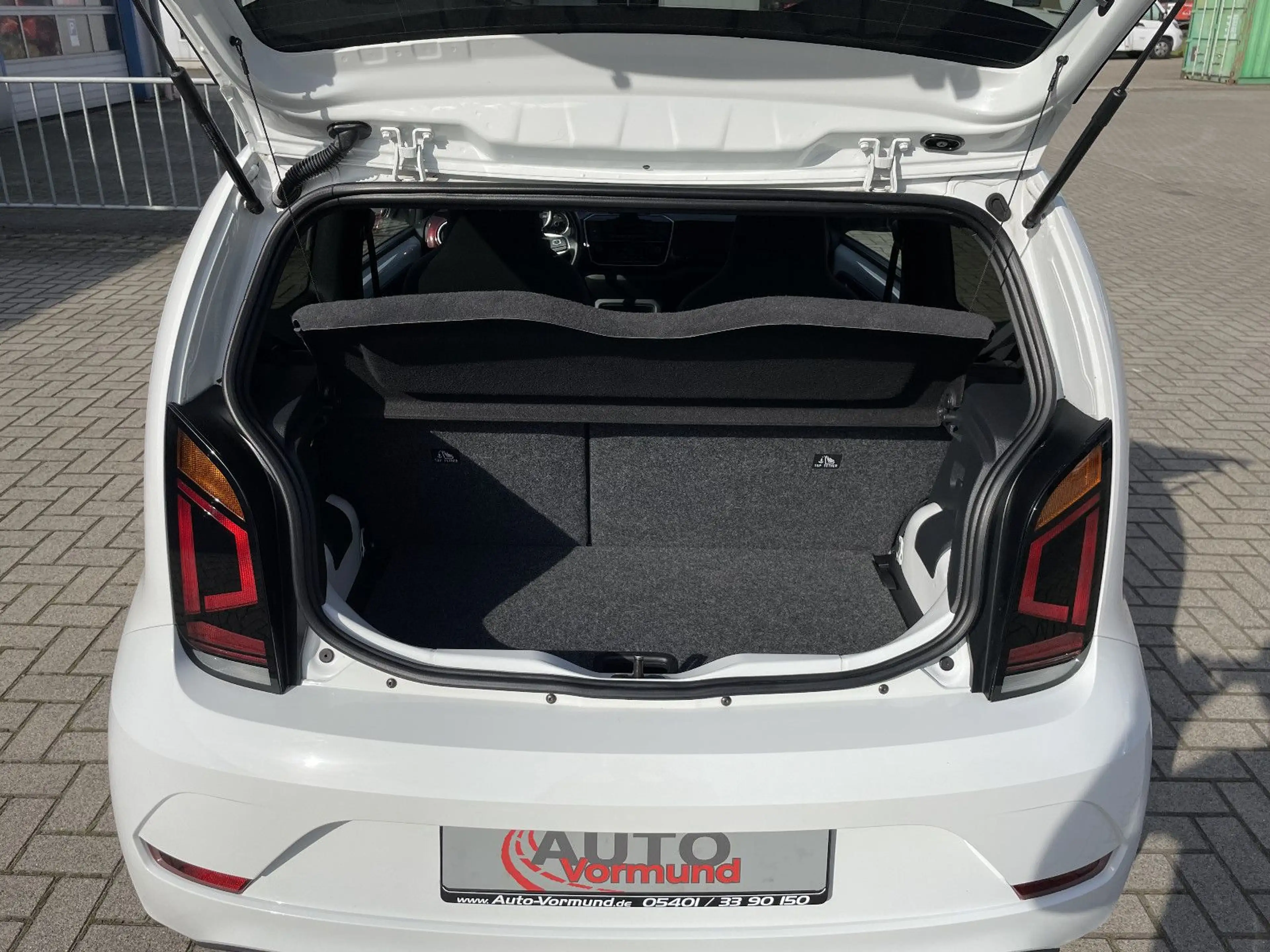 Volkswagen up! GTI — photo 8