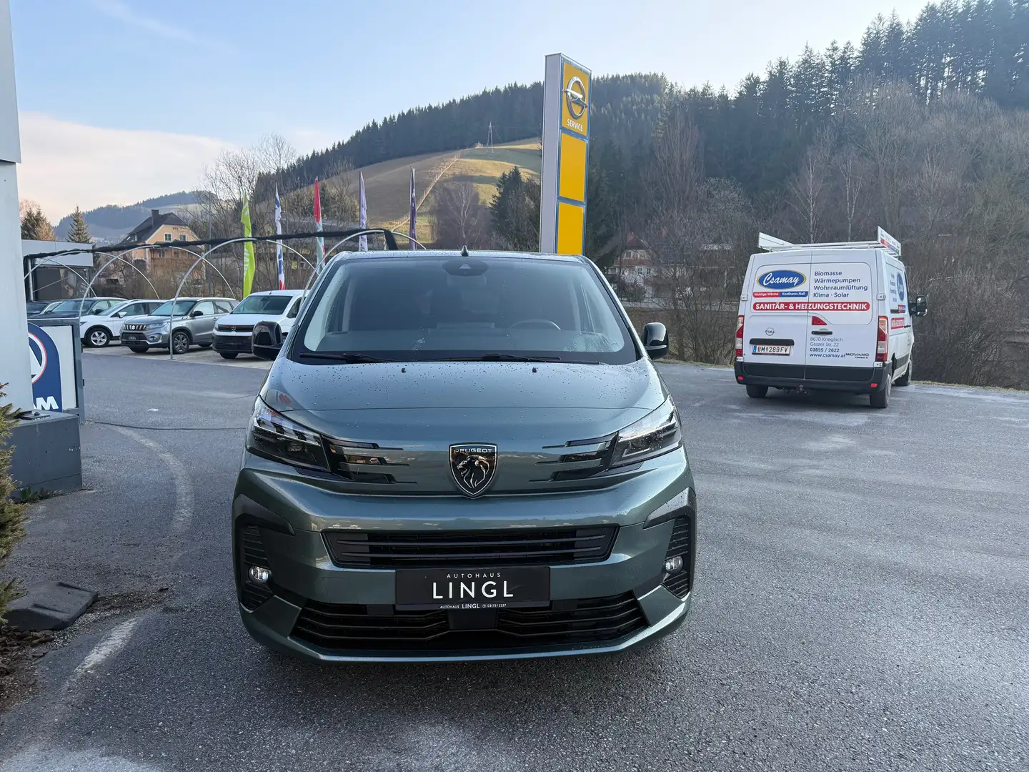 Peugeot Traveller Business BlueHDi 180 Lang EAT8 Grün - 2