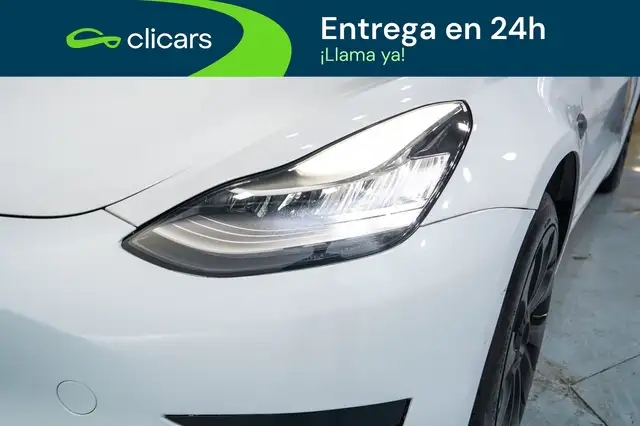 Tesla Model 3 view 10