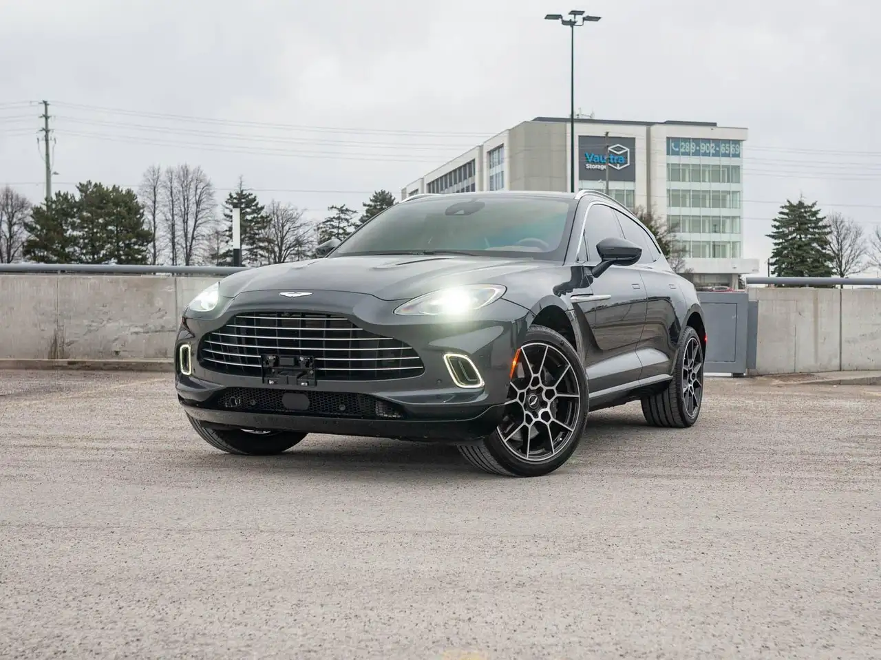2021 Aston Martin DBX
