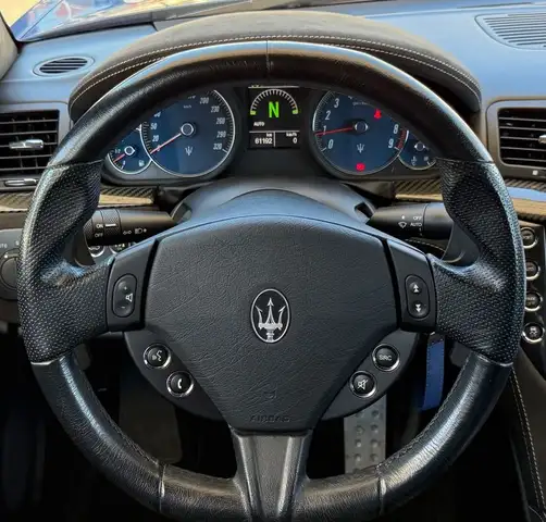 Maserati Granturismo view 15