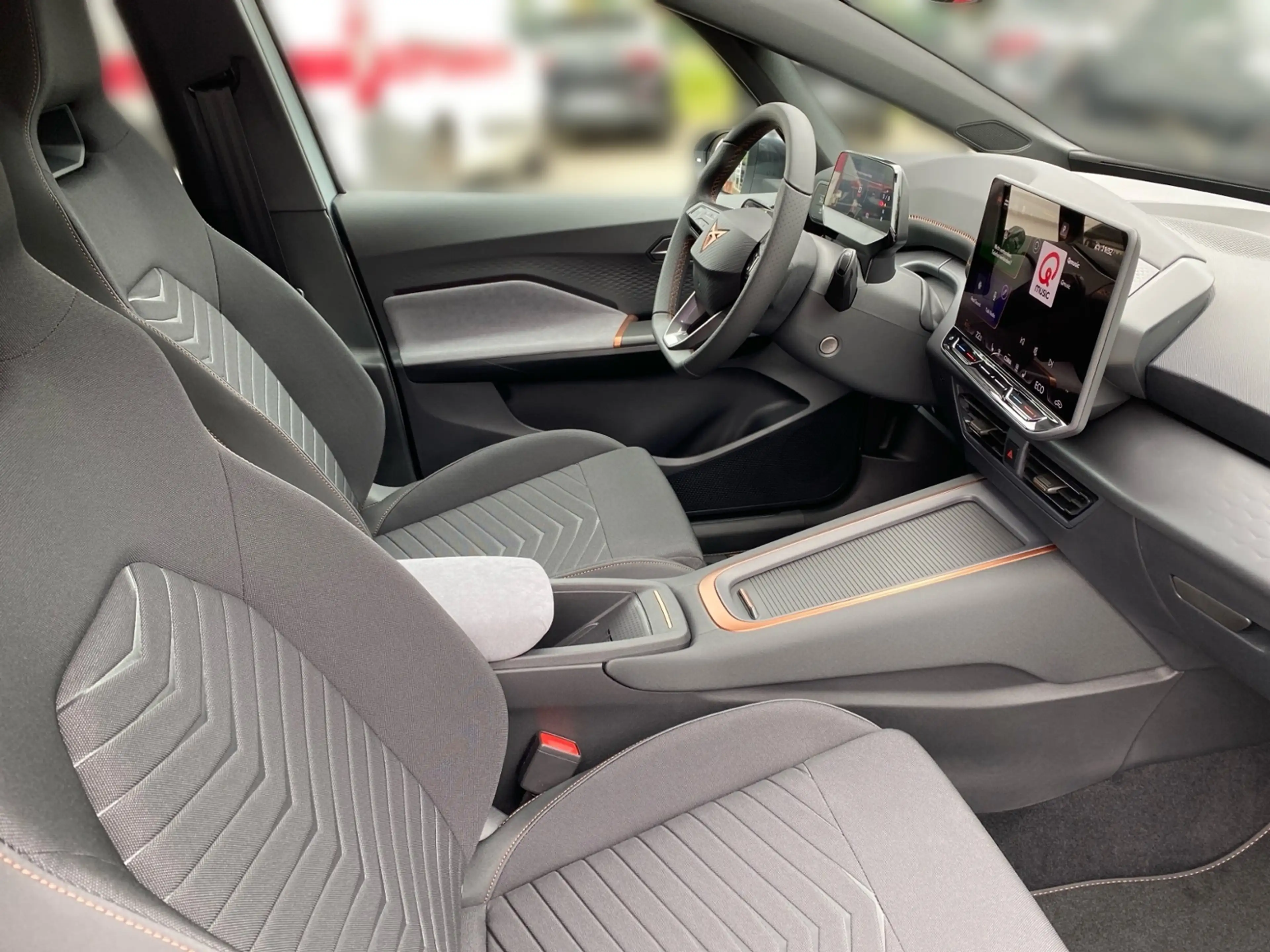 CUPRA Born 63 kWh e-BOOST +LED +ACC +CARPLAY +SHZ +19" +DAB — photo 9