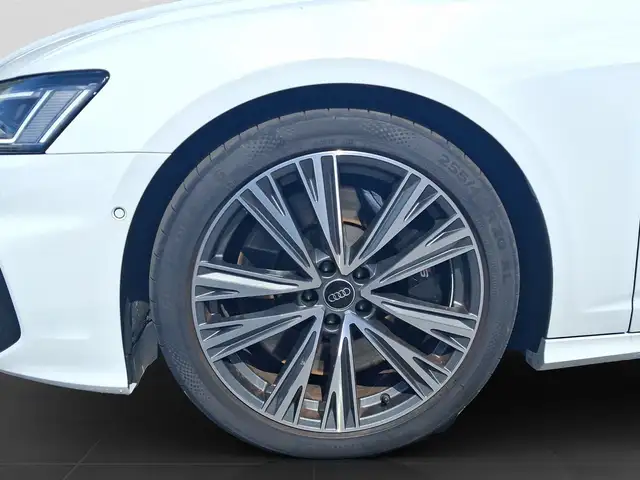 Audi S6 view 7