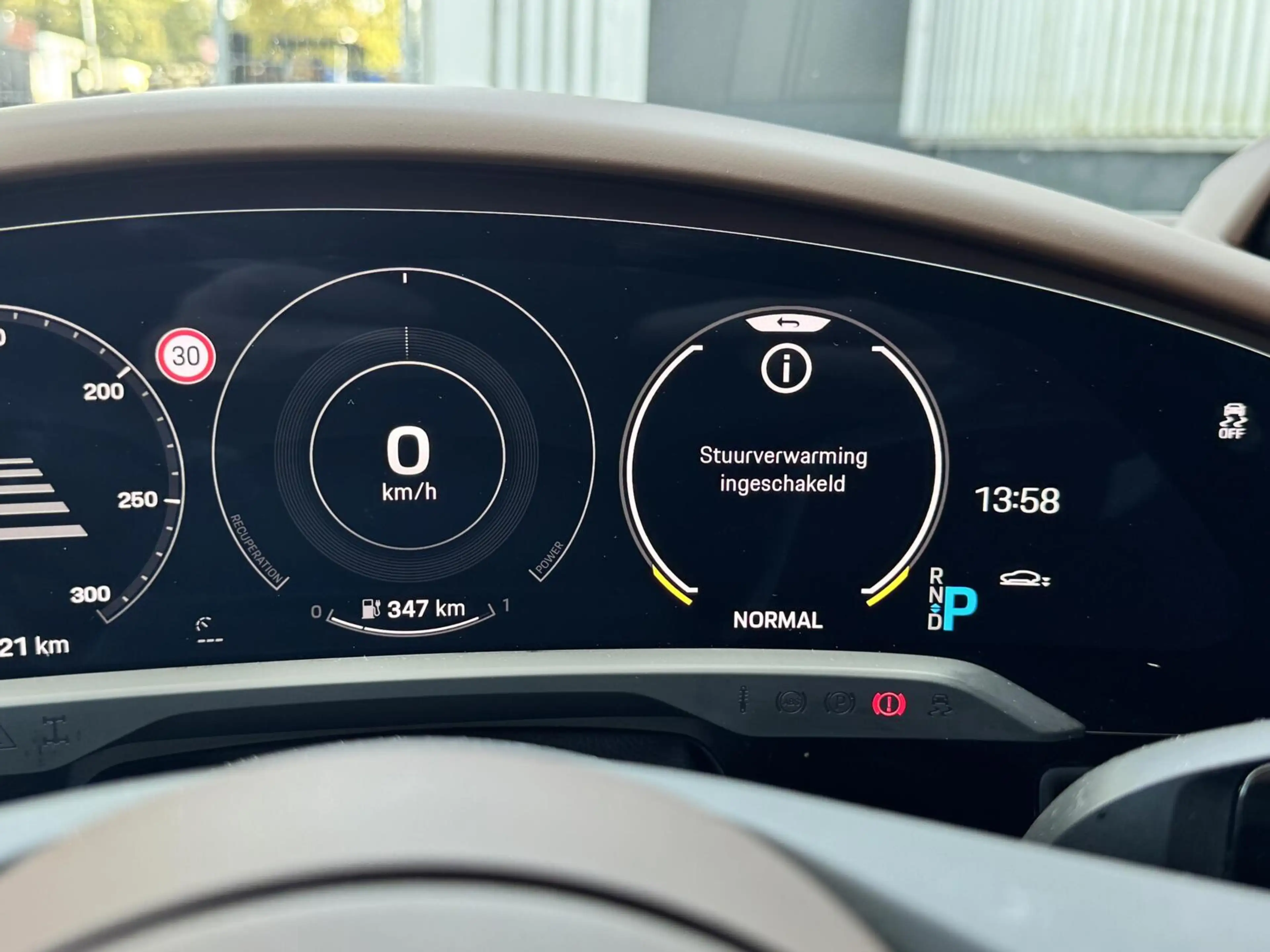 Porsche Taycan |Performance Battery Plus 93 kW|Sport Chrono|Pano| — photo 10