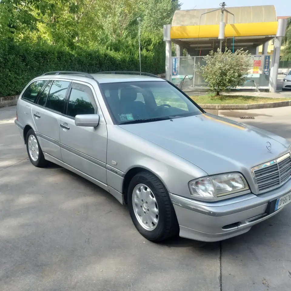 Mercedes-Benz 220 elegance, foto 2