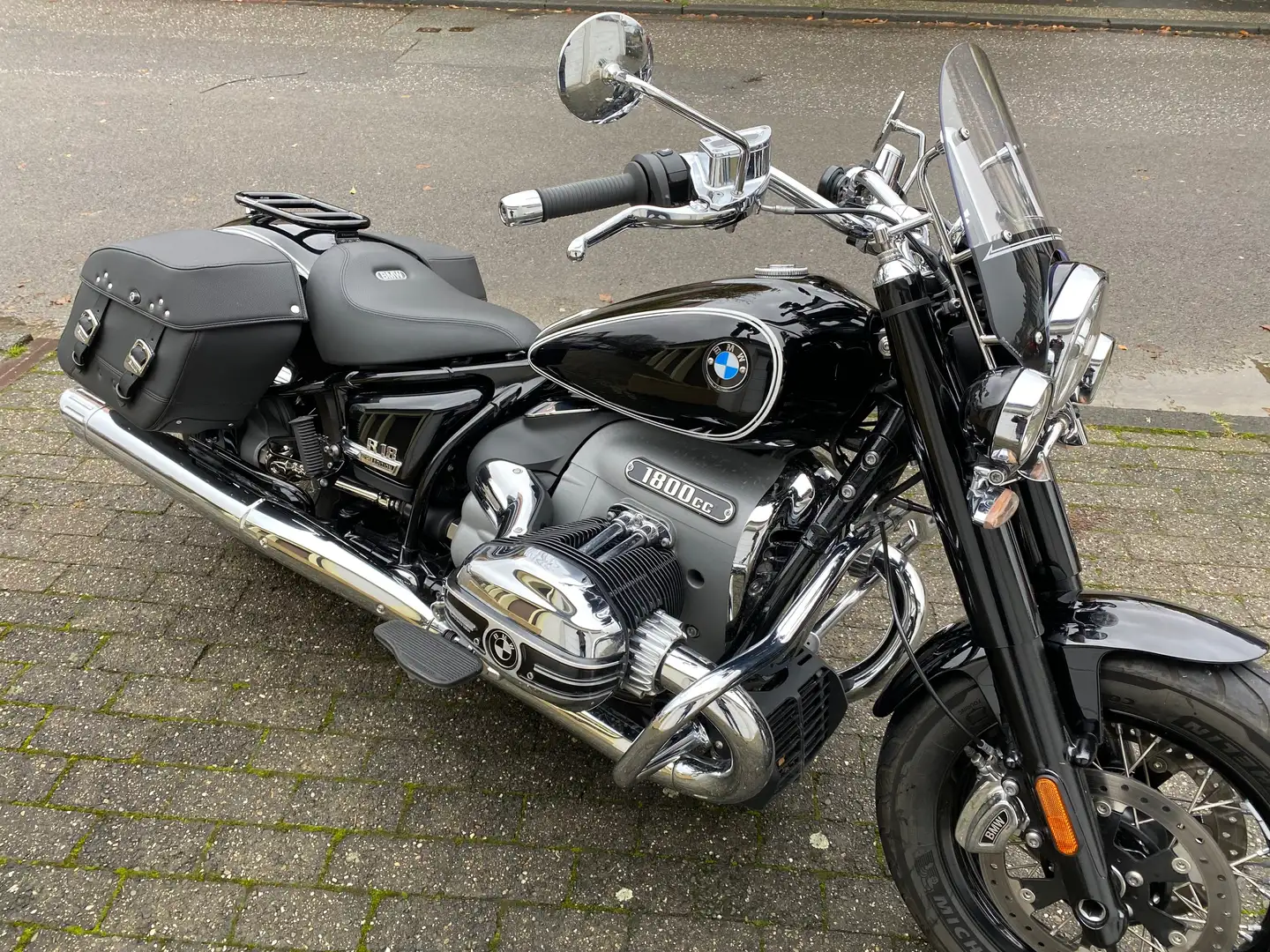 BMW R 18 Classic Classic First Edition Fekete - 2