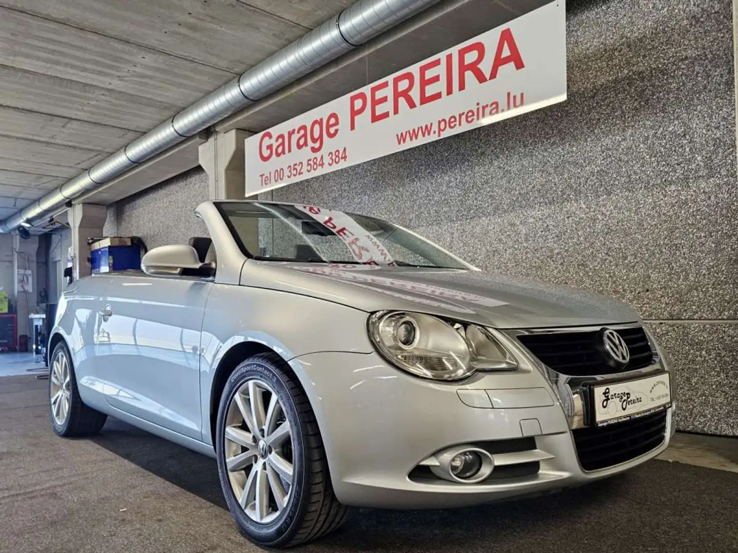 Volkswagen Eos 2.0 TDI 140 1 HAND Grijs - 1