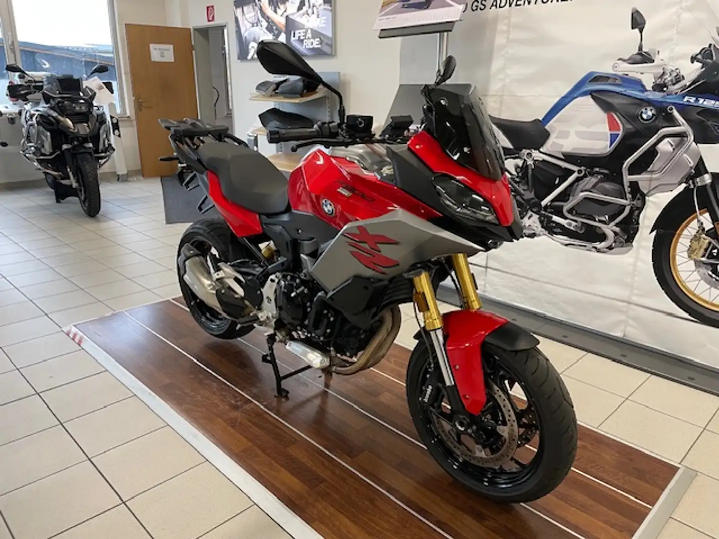 BMW F 900 XR A2 Variante / 35 o. 70 Kw Rot - 2