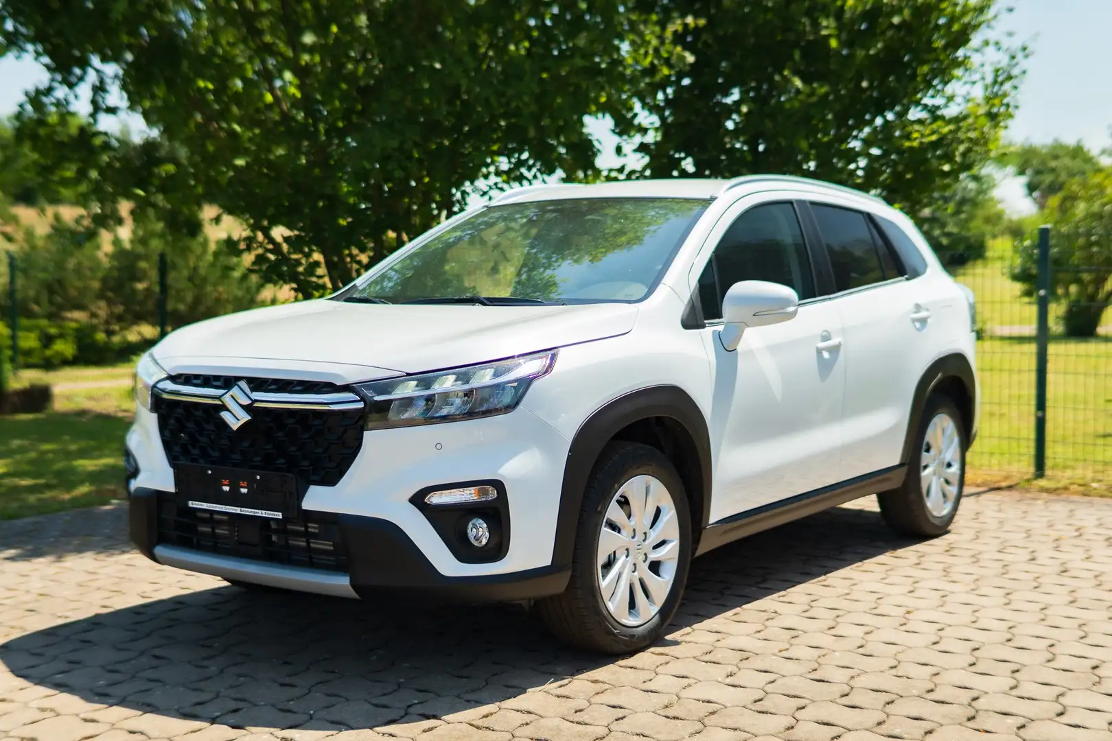 Suzuki S-Cross 1.4 Boosterjet Hybrid Comfort Weiß - 1