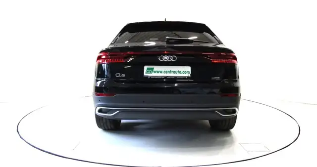 Audi Q8 view 4