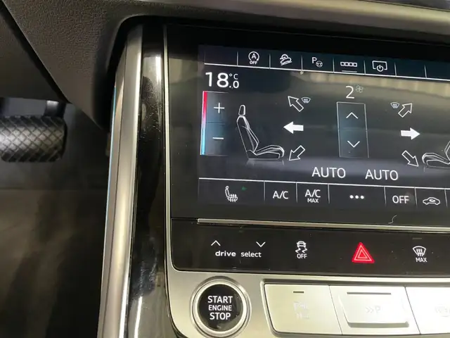 Audi Q8 view 14