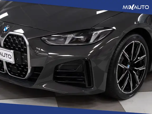 BMW 4 Series view 9