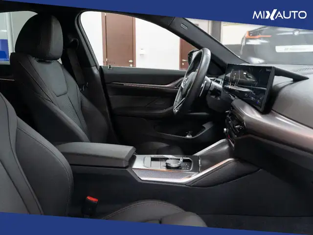 BMW 4 Series view 14