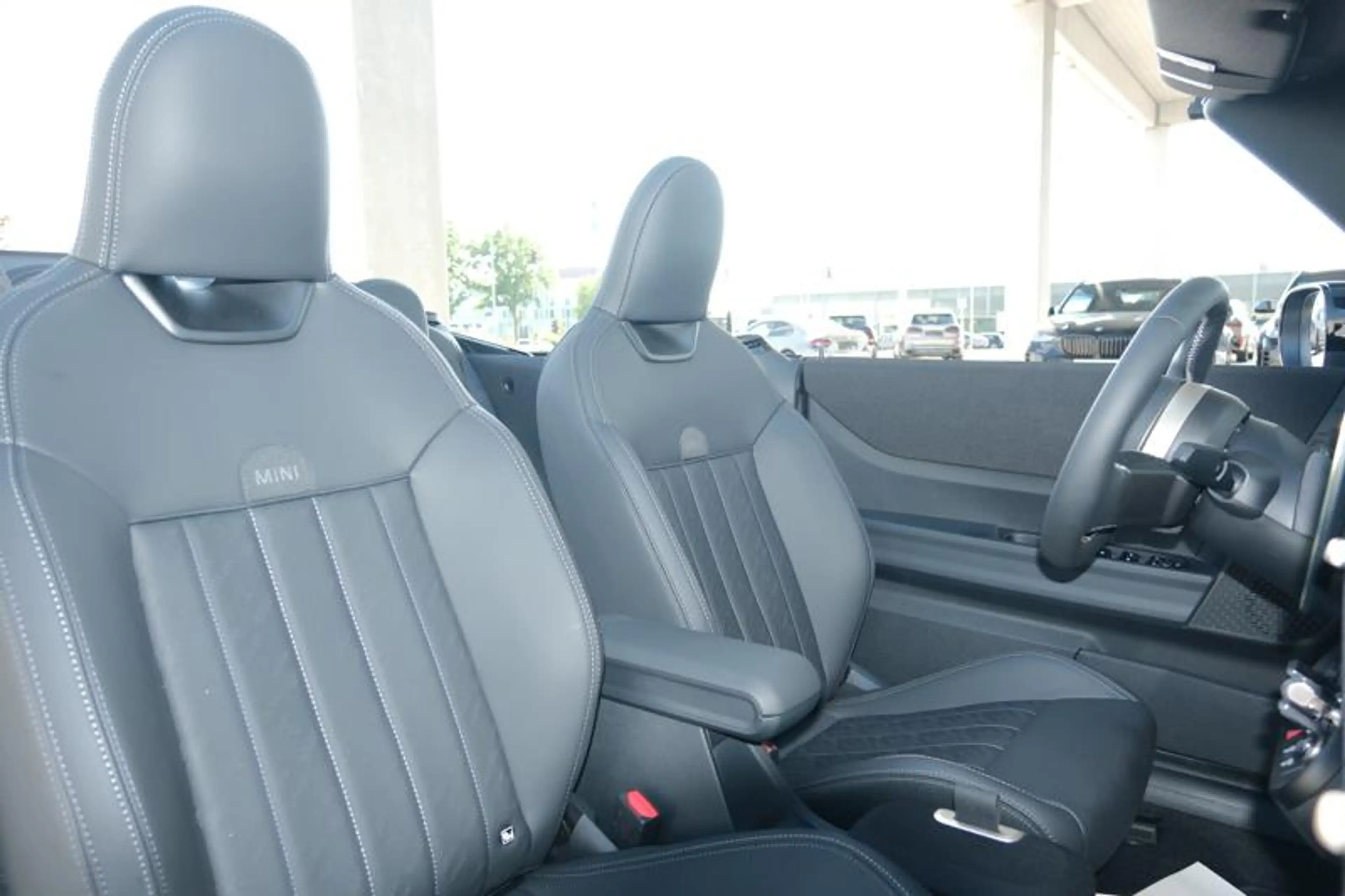 MINI Cooper Cabrio Cooper C Cabrio Favoured | H&K | HUD | — photo 14