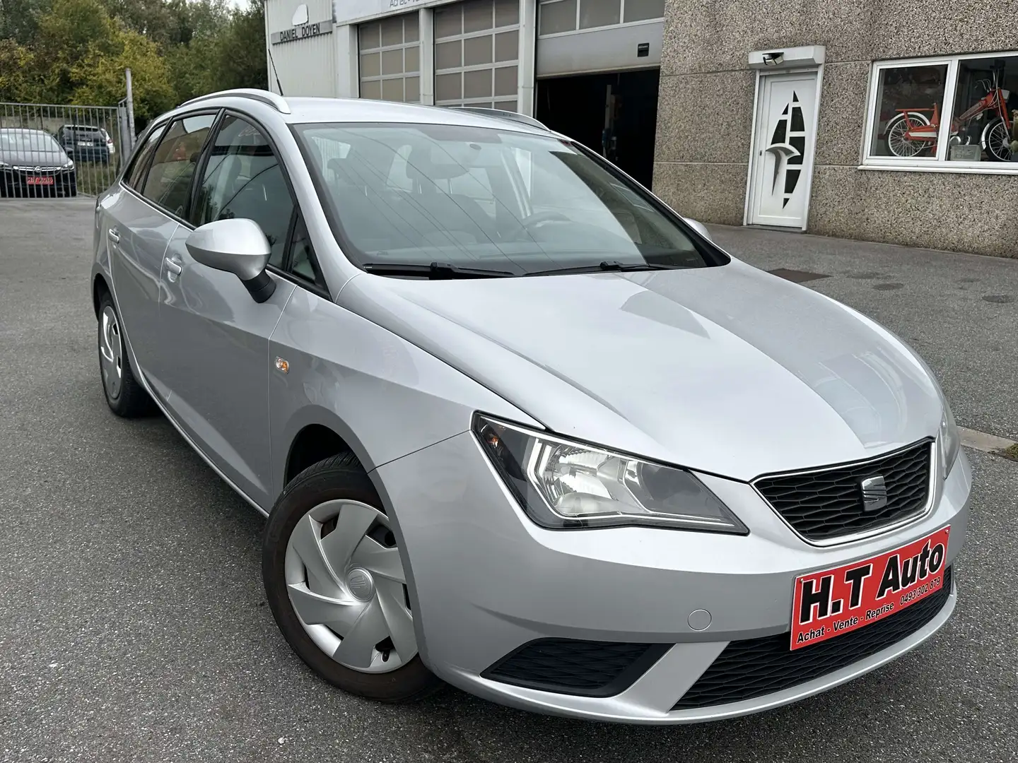 SEAT Ibiza ST 1.6 CR TDi/Tres propres/Airco/Garantie 1 an Schwarz - 2