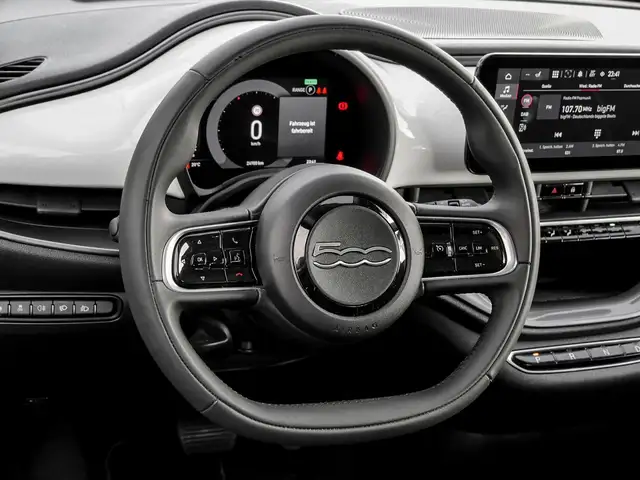 Fiat 500E view 8