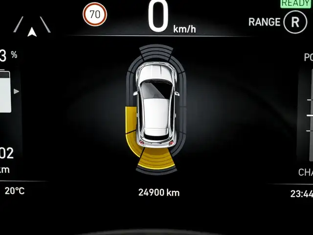 Fiat 500E view 11