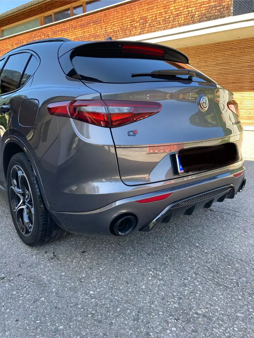 Alfa Romeo Stelvio Veloce 2,2 16V 210 AT8 Q4 Grau - 2