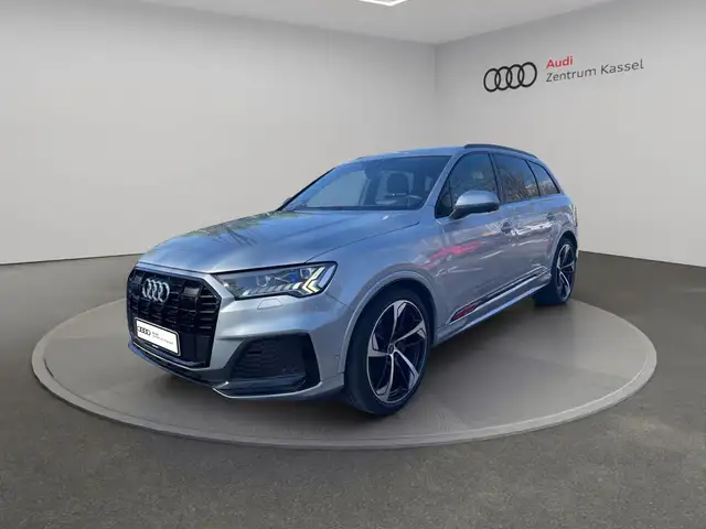 Audi Q7 view 2