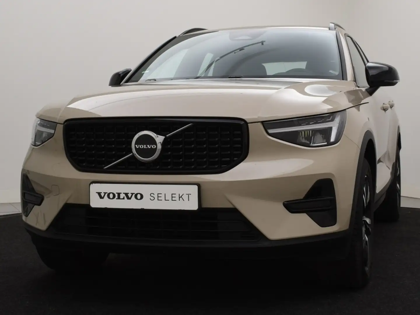 Volvo XC40 B4 AUT(7) PLUS DARK HARMAN KARDON TREKHAAK GOOGLE Bruin - 2