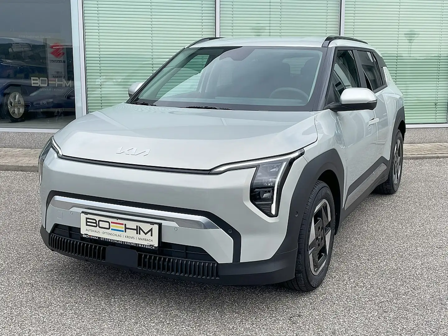 Kia EV3 FWD 81,4kWh Long Range Earth plus Silber - 1
